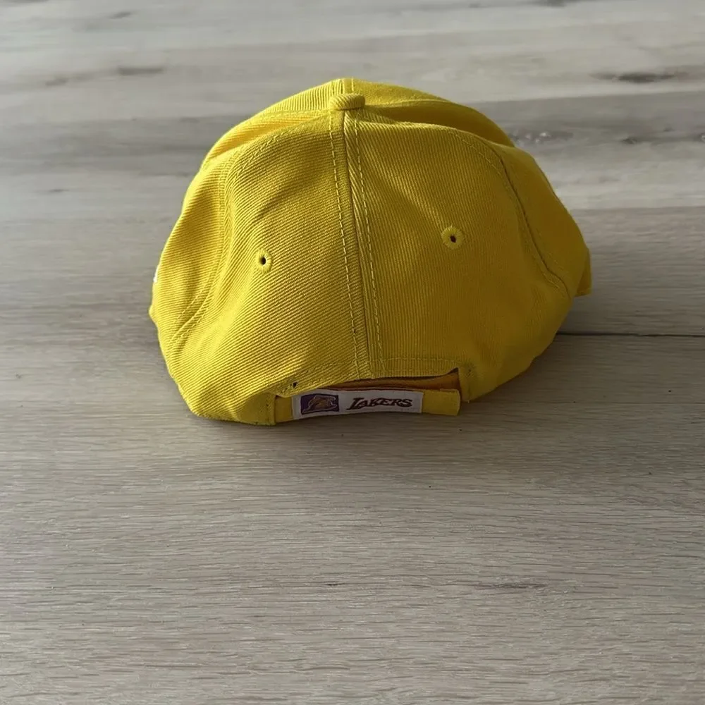 New Era Los Angeles Lakers Adjustable Hat Casual Yellow OS NWT